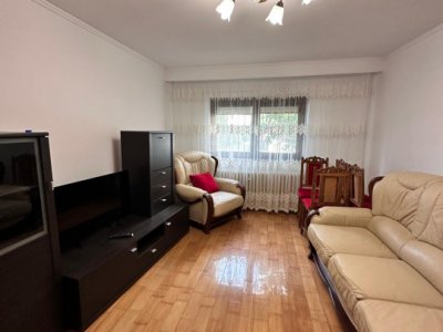 Apartament 3 camere situat in zona FALEZA NORD