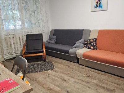 Apartament 3 camere zona Cireșica – ideal locuință sau cabinet