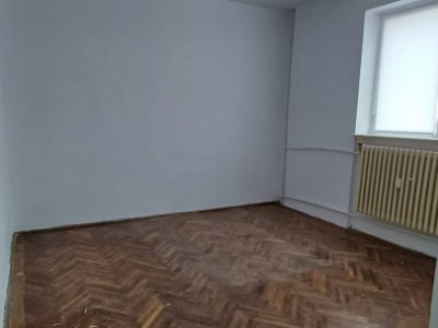 Apartament 2 camere de vanzare, zona Salvare-Constanta