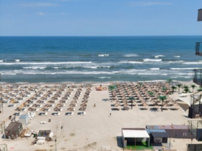 Garsonieră zona Mamaia Nord, vedere frontală către mare
