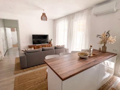 Oaza ta de liniște la malul mării – apartament cu grădină