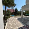 Povestea unei case la doar 200 m de valuri, cu piscină și terasă panoramică thumb 22