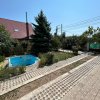 Povestea unei case la doar 200 m de valuri, cu piscină și terasă panoramică thumb 23