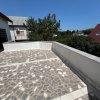 Povestea unei case la doar 200 m de valuri, cu piscină și terasă panoramică thumb 28
