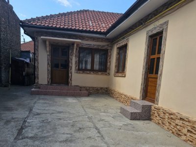 Casa de vanzare - zona Bratianu 