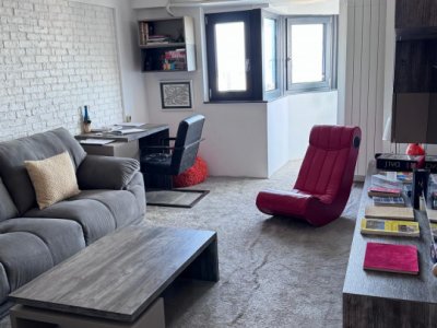 Apartament 3 camere decomandat, vedere spre mare, la 5 minute de plaja