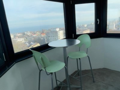 Apartament 3 camere decomandat, vedere spre mare, la 5 minute de plaja