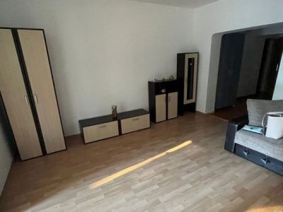 Apartament 3 camere de inchiriat, vedere catre mare, in zona Faleza Nord