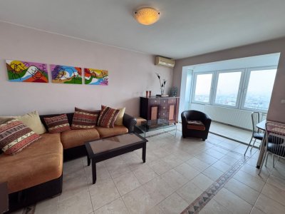 Apartament 3 camere de vanzare, situat in Zona Centrala