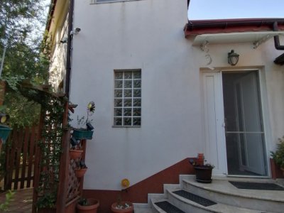 Casă spațioasă 4 camere, teren generos, Oituz – Lumina