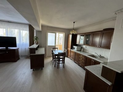 Apartament 2 camere, situat in zona Trocadero