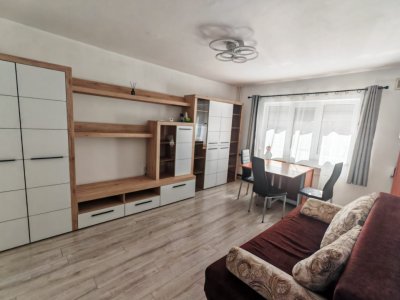Apartament 3 camere, situat in zona Inel I