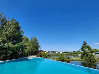 Vila Corbeanca cu deschidere la lac, piscina si helesteu