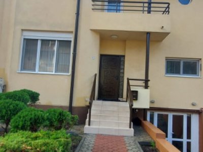 De inchiriat vila Tunari- Școală Americană