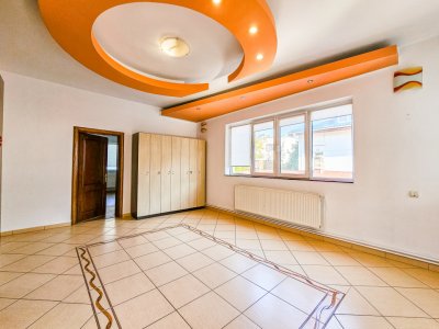 Chiriere vilă casa 10 camere în Turda/Domenii – after-school, birou, clinica