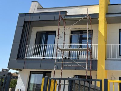 Vanzare vila moderna cu terasa circulabila imensa