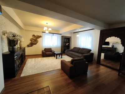 Vânzare Apartament - Duplex cu dotări bulevard Mamaia parcare privata
