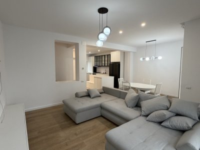 Vilă modernă cu 5 camere de închiriat în complex rezidential, Pipera 